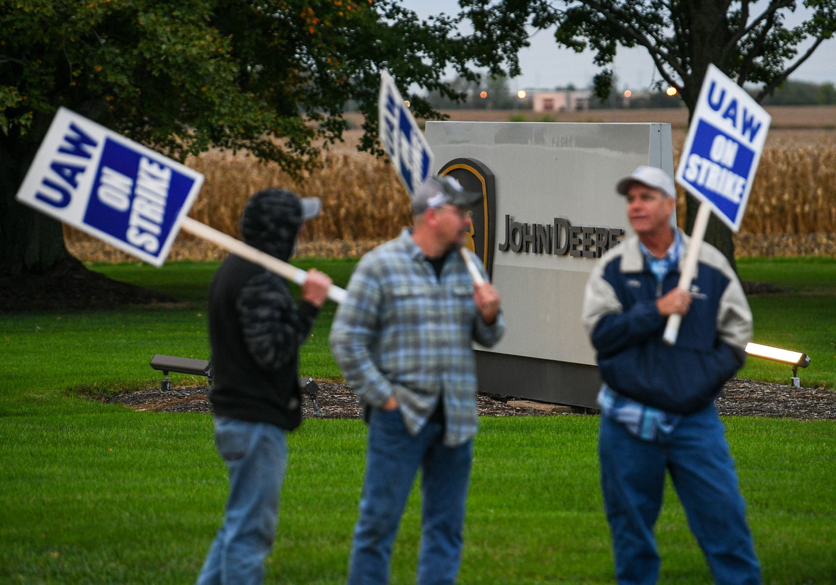 101321-qc-nws-deerestrike-003